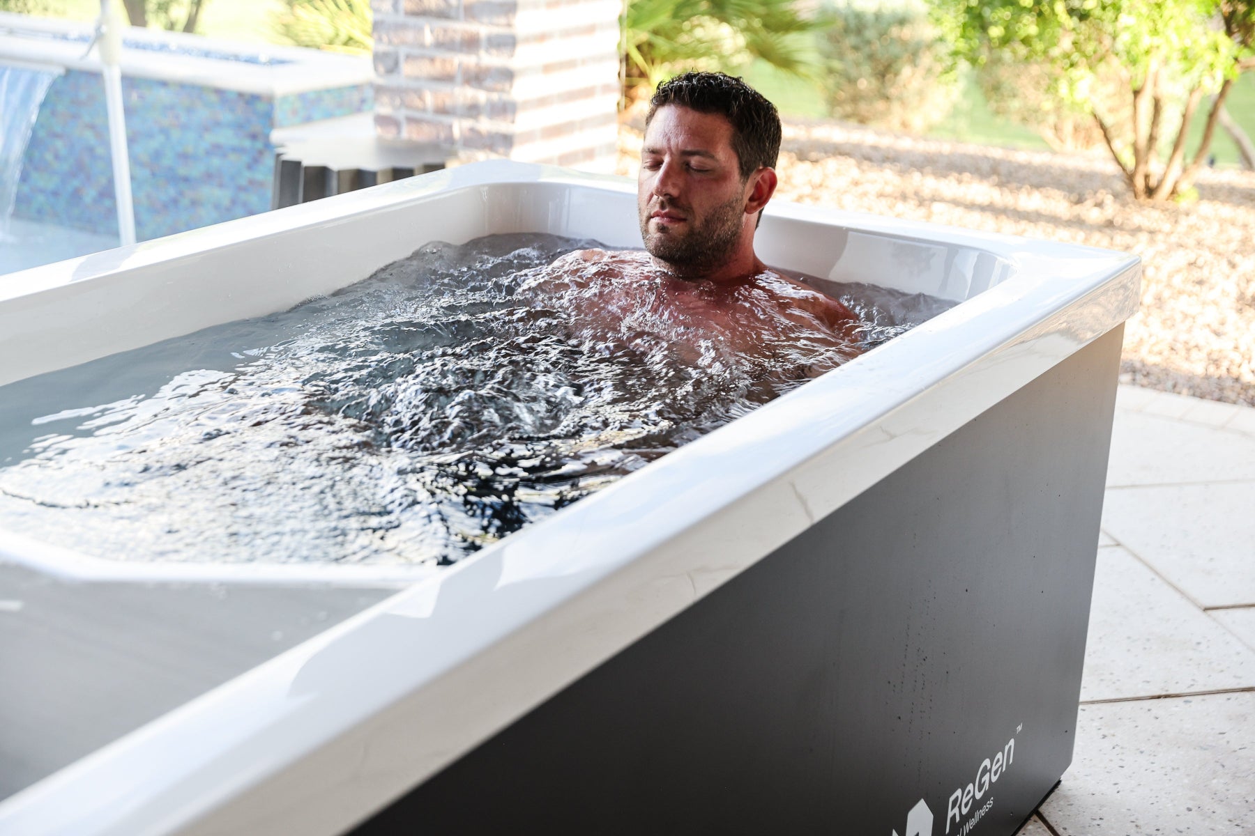 regen total wellness cold plunge